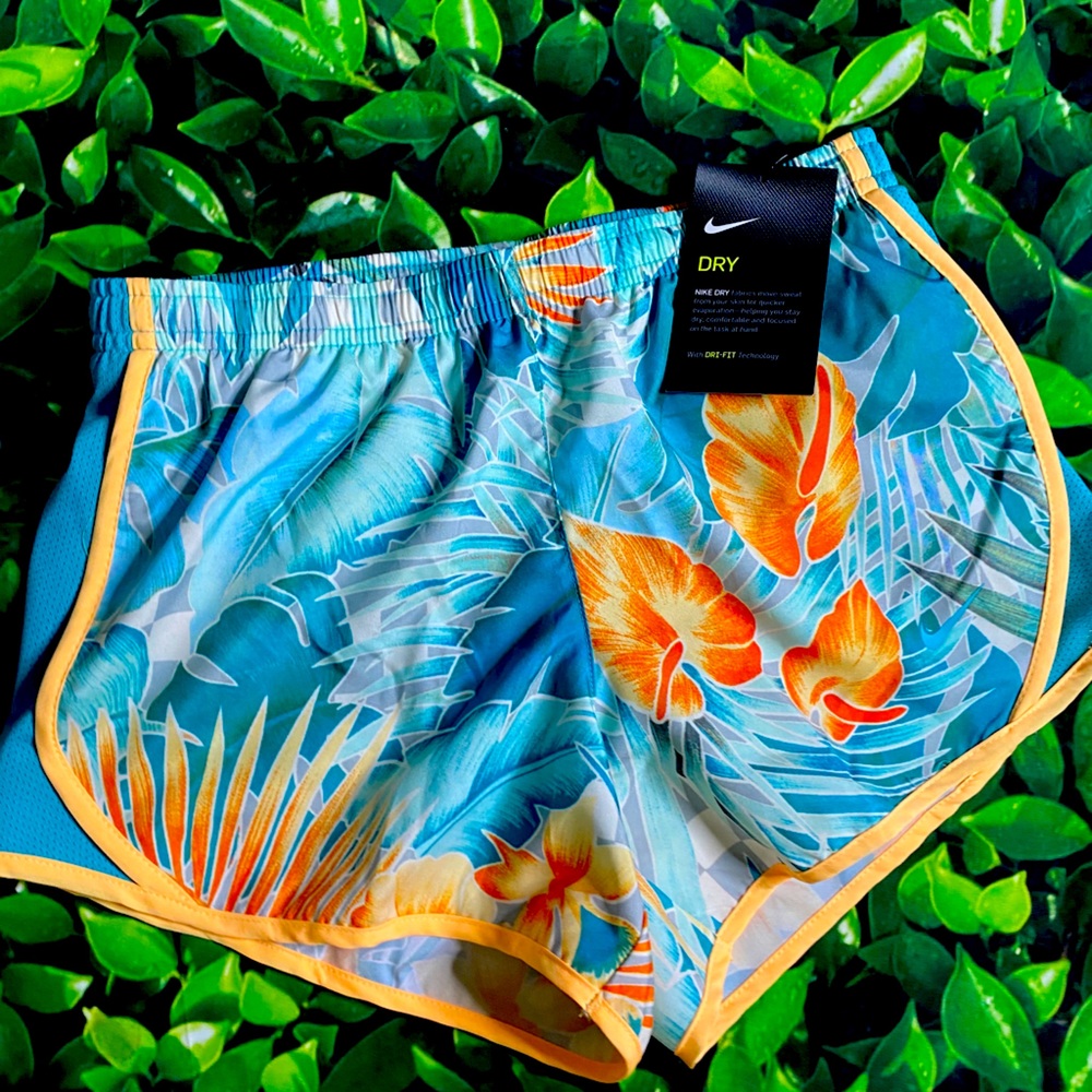 Nike Dry Fit Shorts - Girls Medium